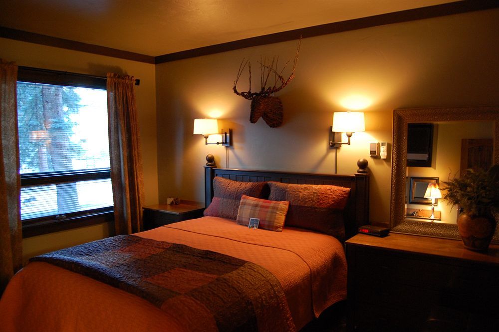 Highland Haven Creekside Inn エバーグリーン エクステリア 写真