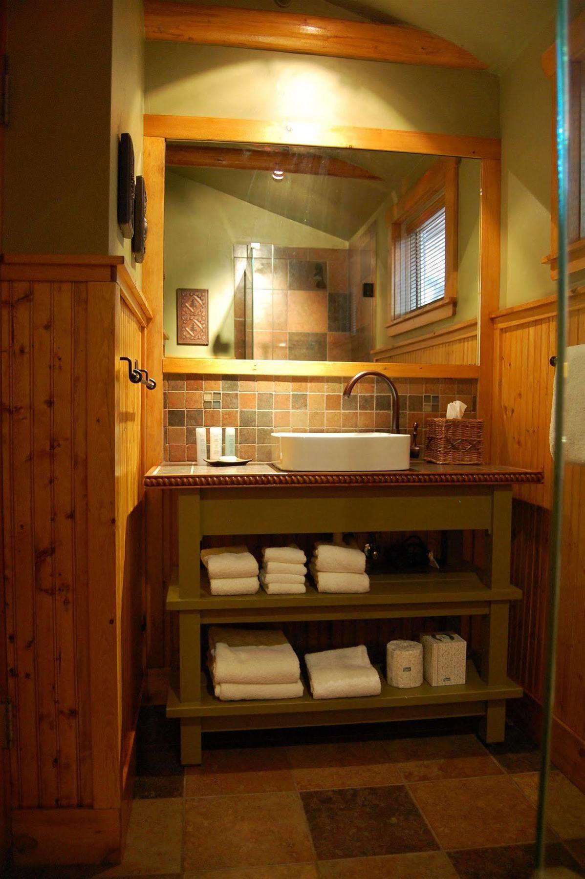Highland Haven Creekside Inn エバーグリーン エクステリア 写真