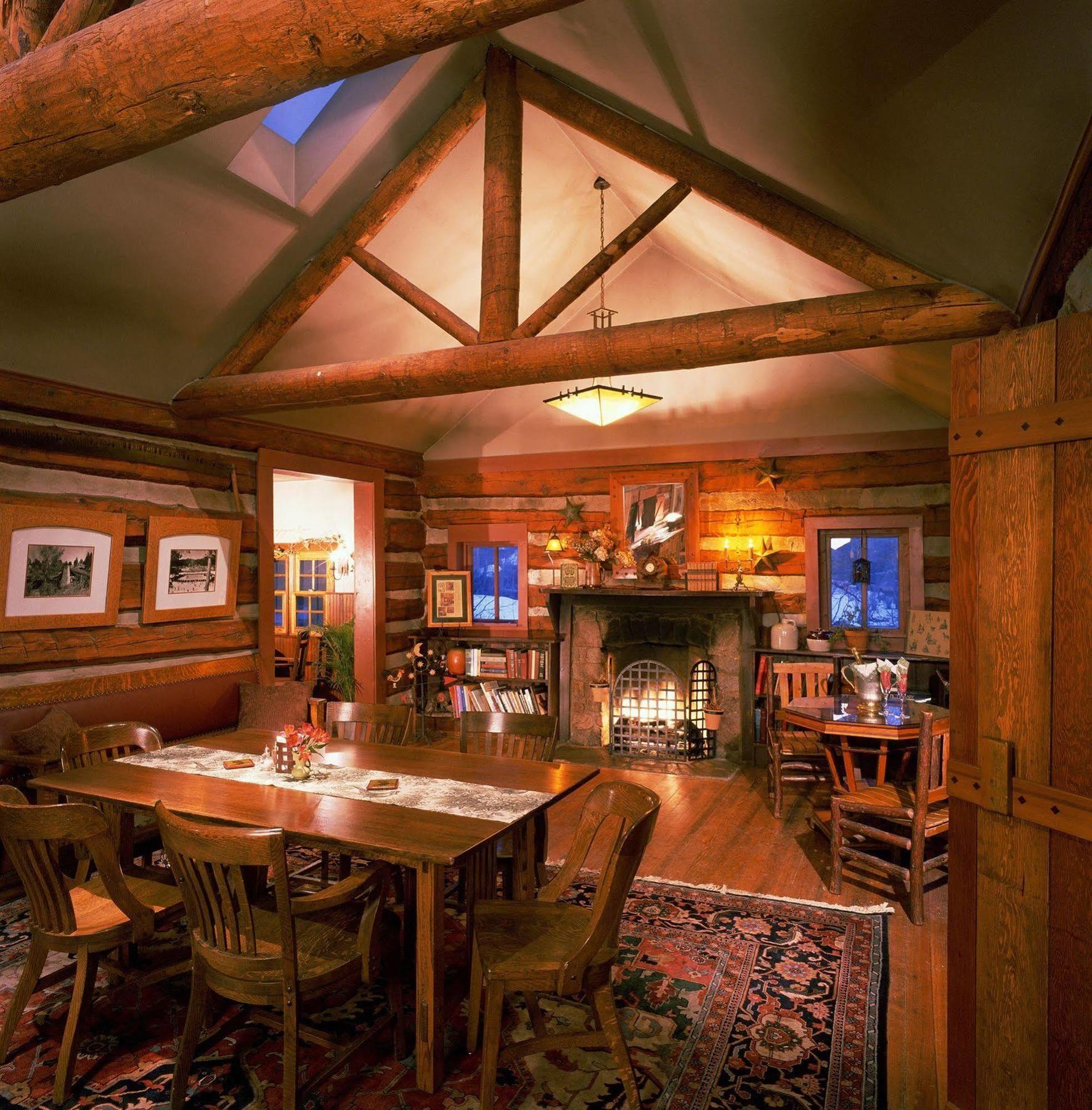 Highland Haven Creekside Inn エバーグリーン エクステリア 写真