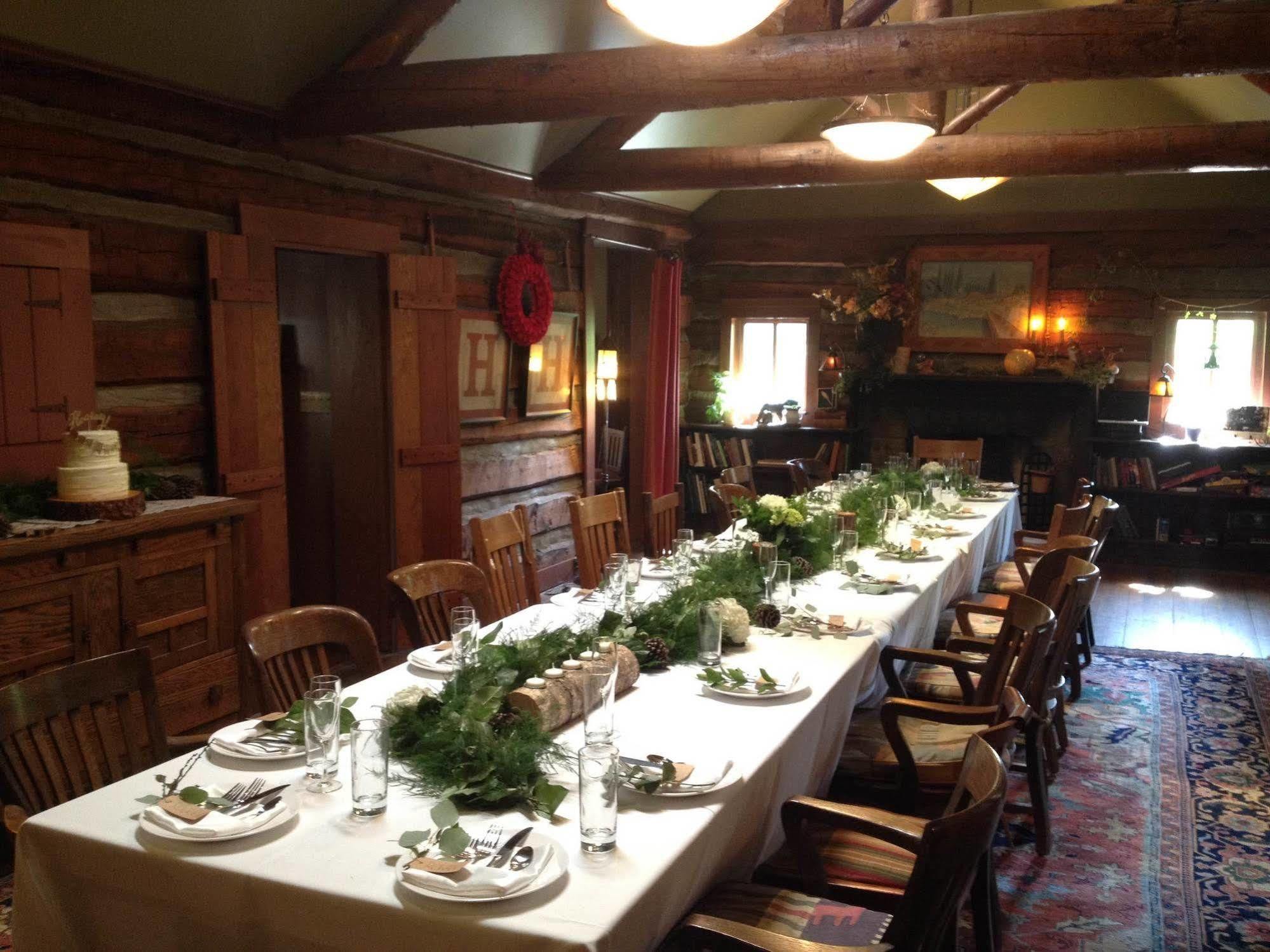 Highland Haven Creekside Inn エバーグリーン エクステリア 写真