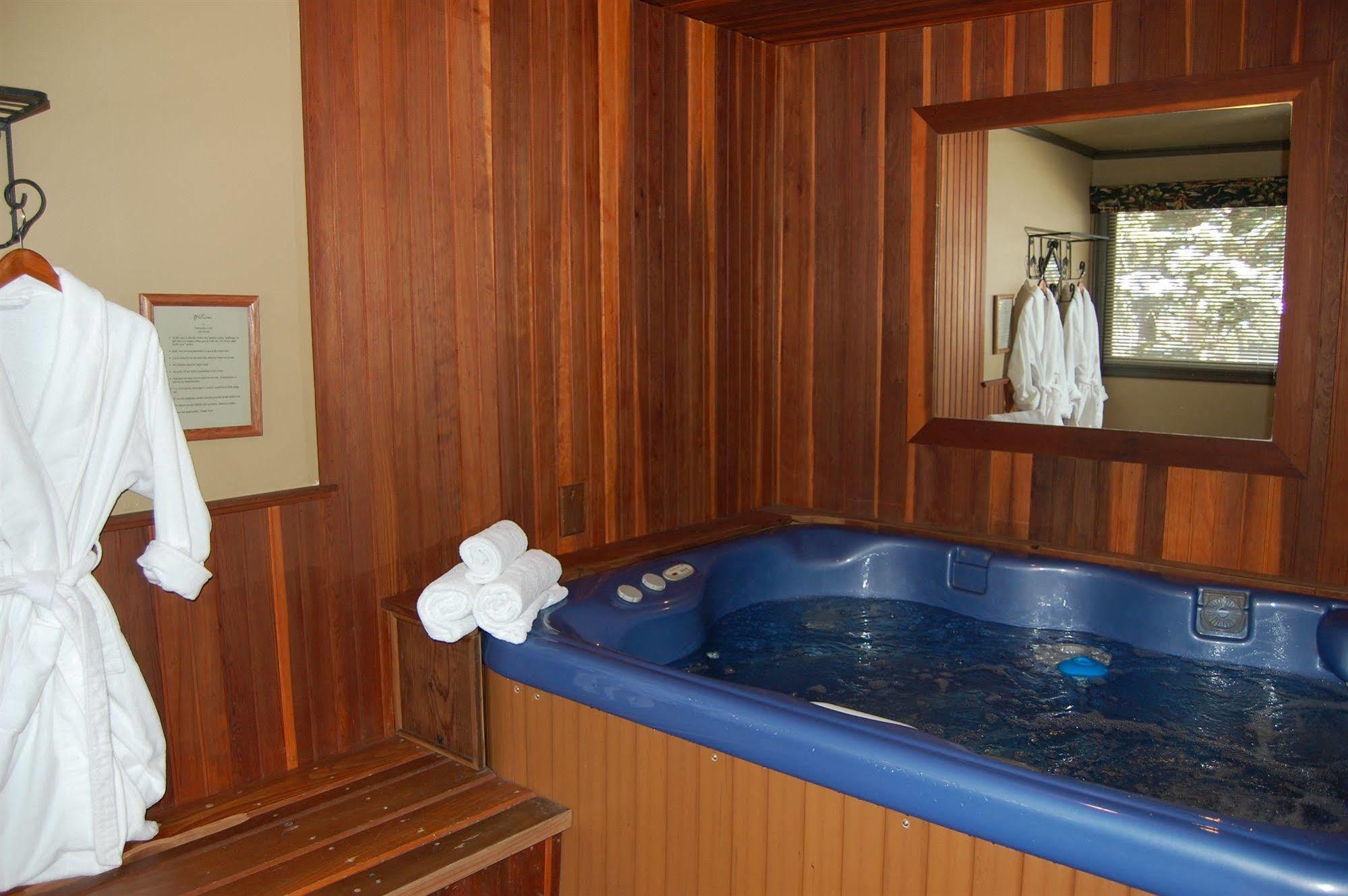 Highland Haven Creekside Inn エバーグリーン エクステリア 写真